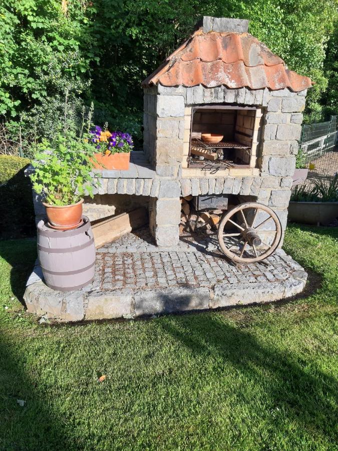 Chambres Chez Nanou Avec Petit Dejeuner Chimay Luaran gambar
