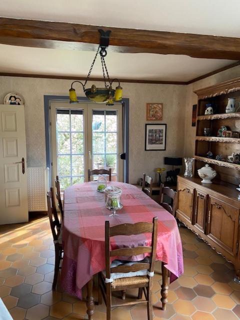 Chambres Chez Nanou Avec Petit Dejeuner Chimay Luaran gambar